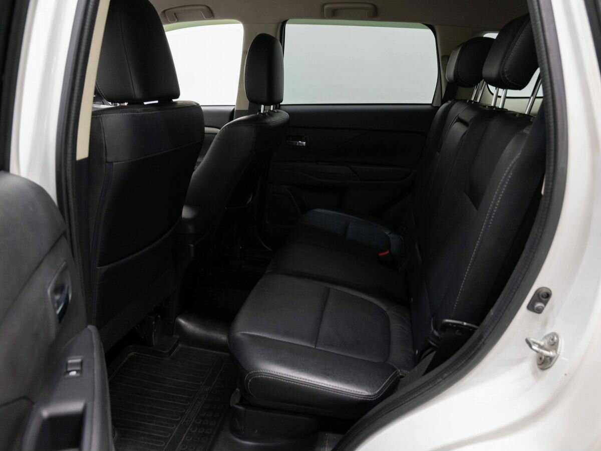 Mitsubishi Outlander 2015 года с пробегом. Фото: #10