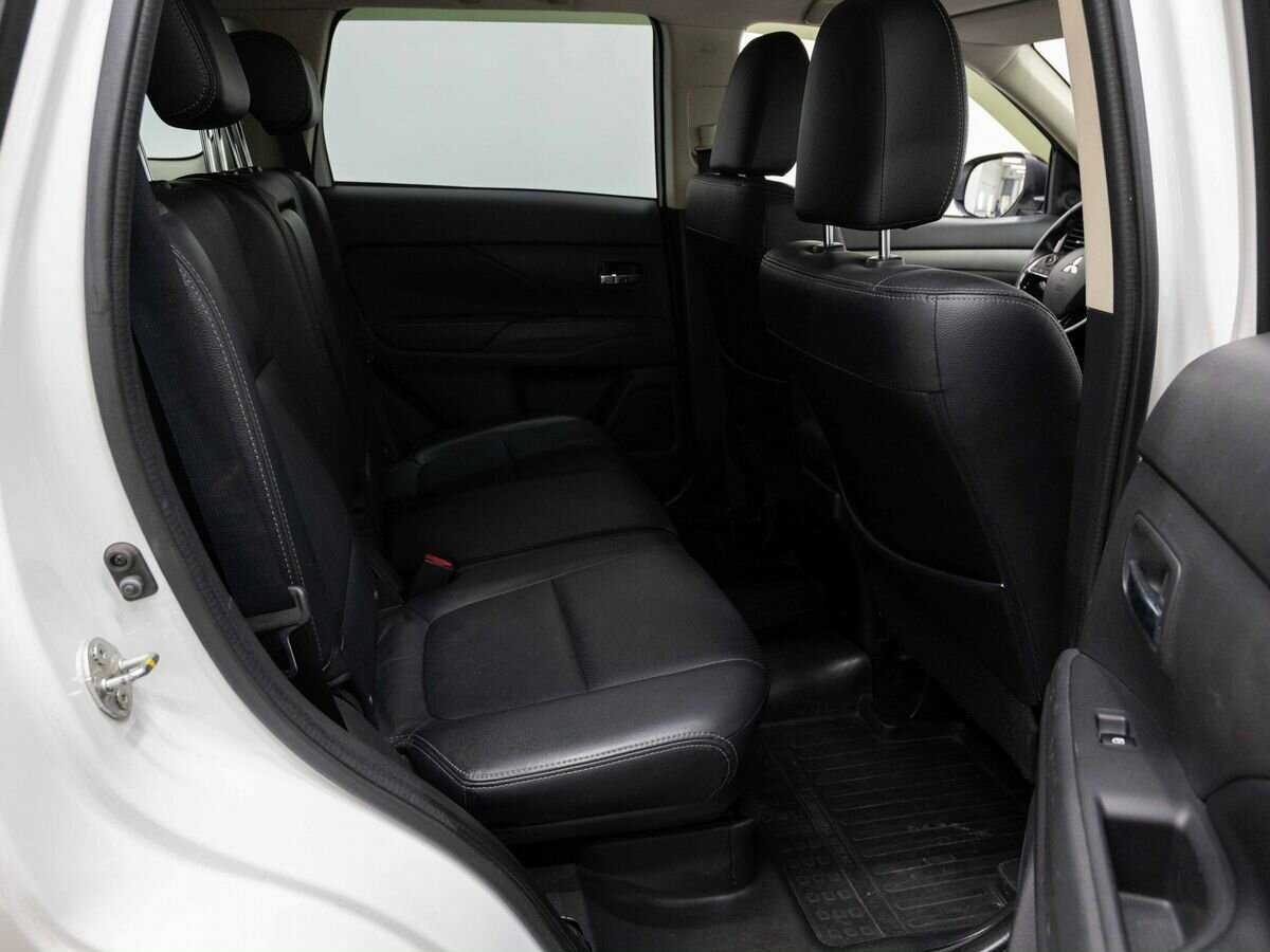 Mitsubishi Outlander 2015 года с пробегом. Фото: #11