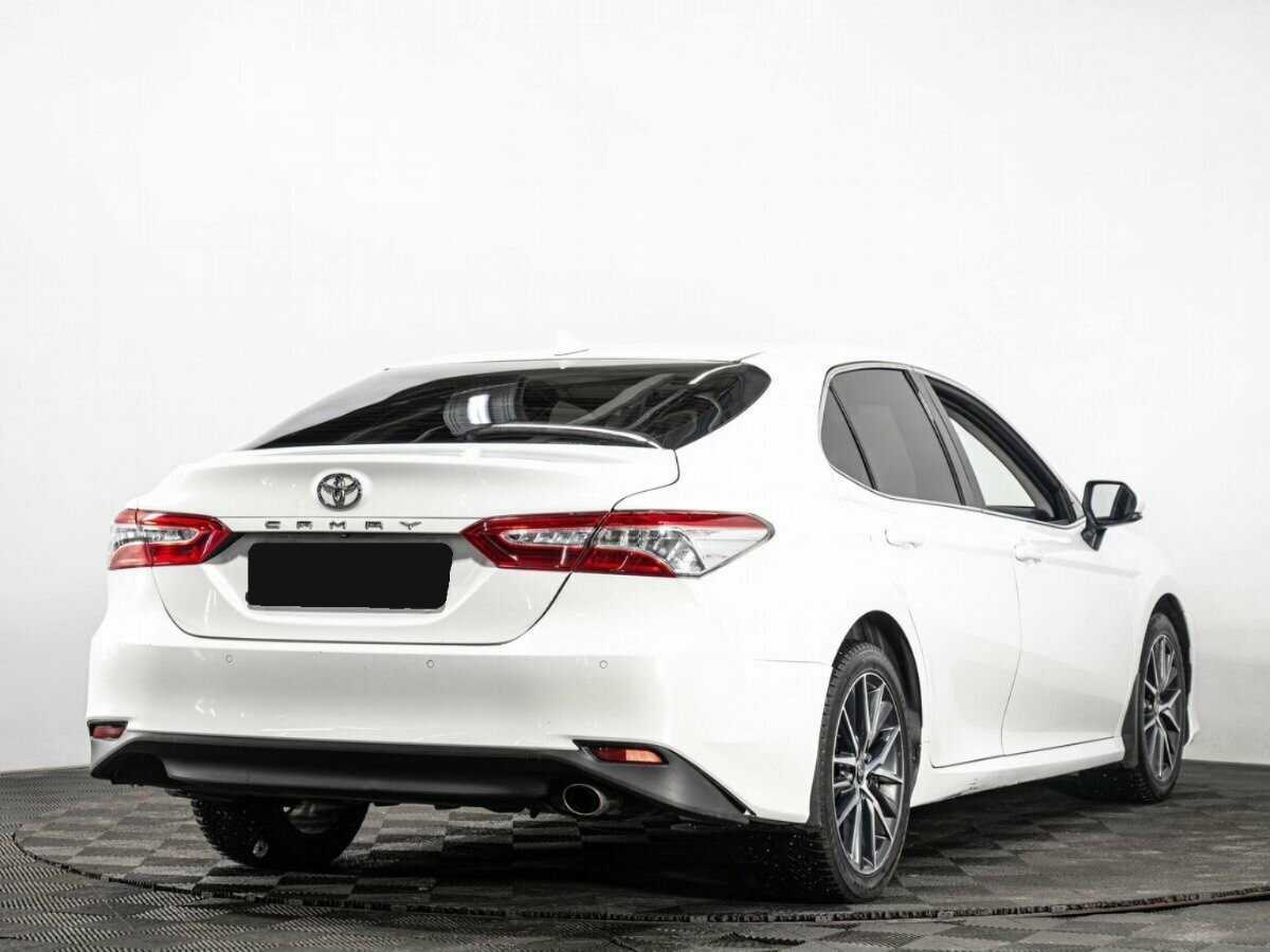 Toyota Camry 2022 года с пробегом. Фото: #3