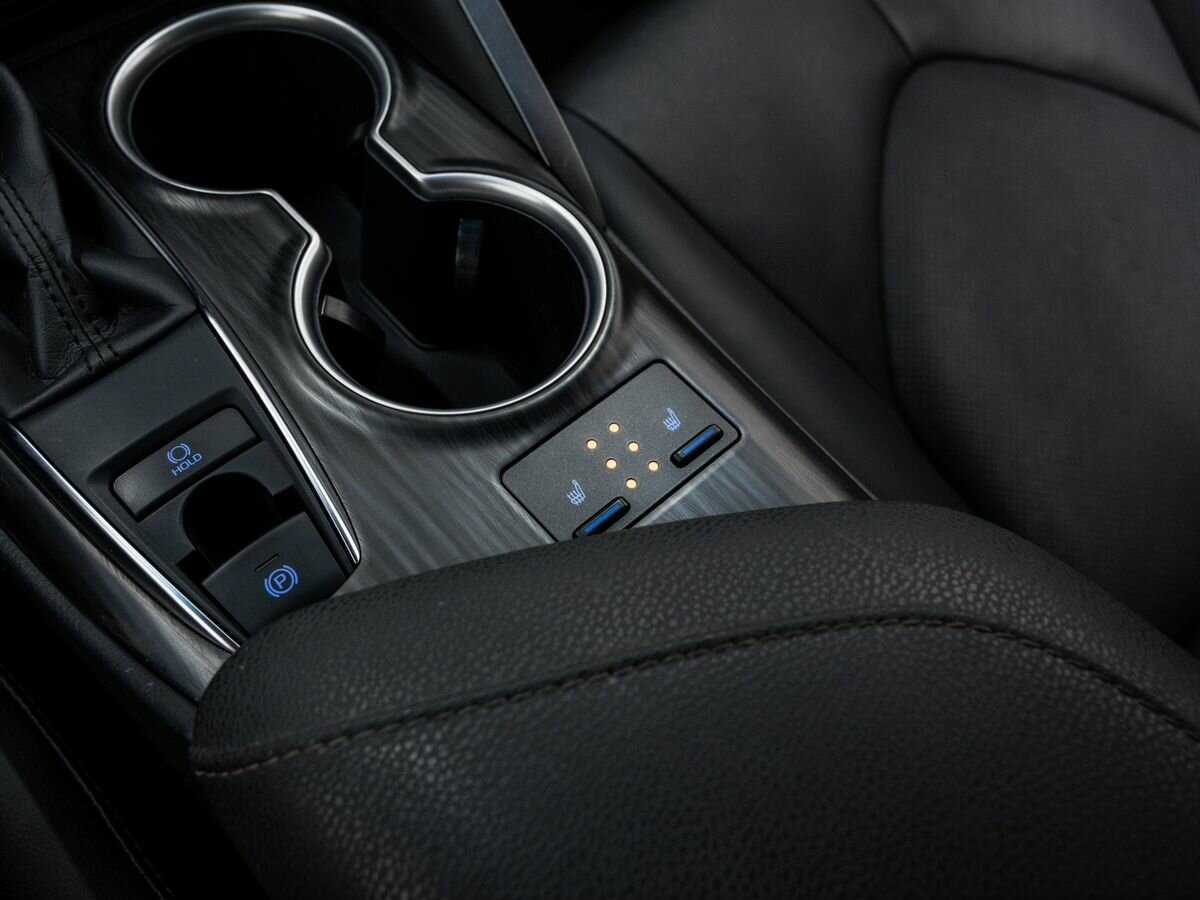 Toyota Camry 2022 года с пробегом. Фото: #18