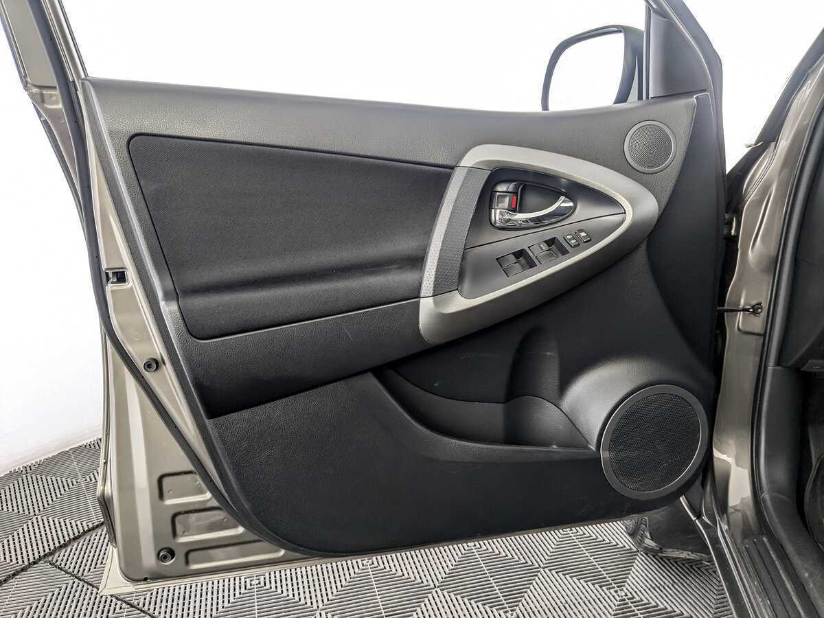 Toyota RAV4 2012 года с пробегом. Фото: #18