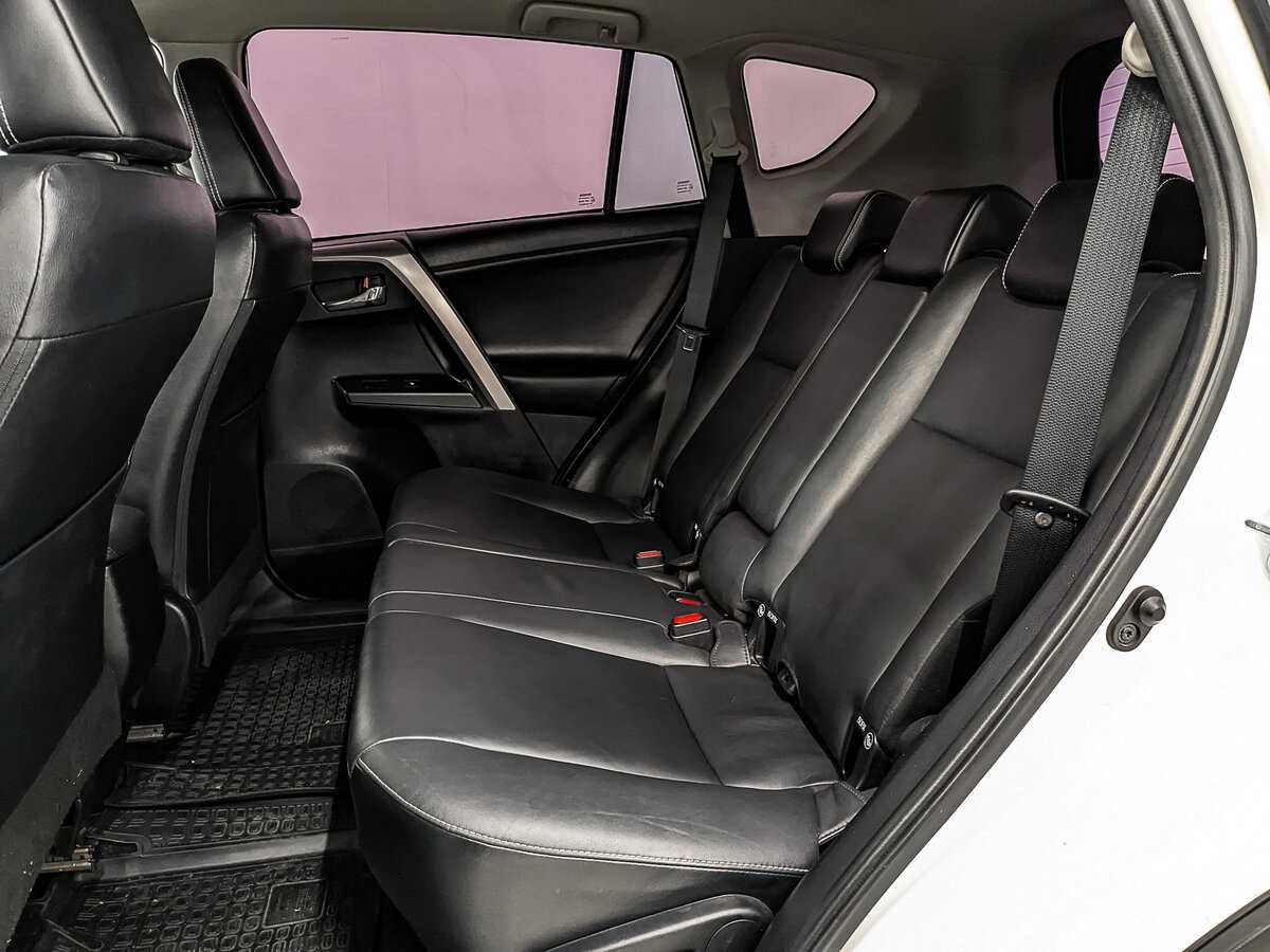 Toyota RAV4 2017 года с пробегом. Фото: #17