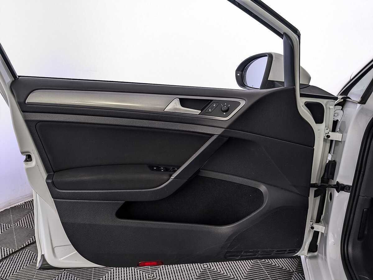 Б/У Фольксваген Гольф 2014 года. Фото: #18