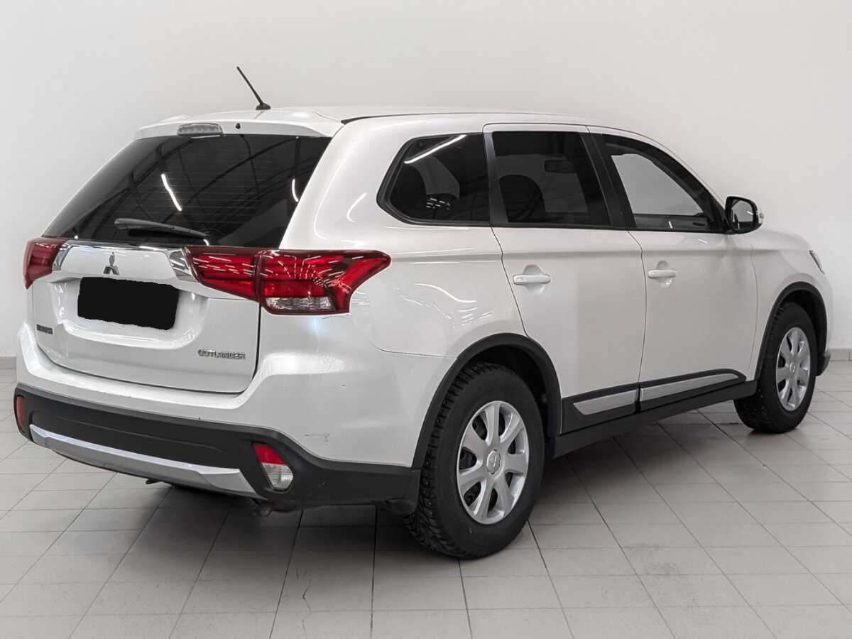 Mitsubishi Outlander 2015 года с пробегом. Фото: #4