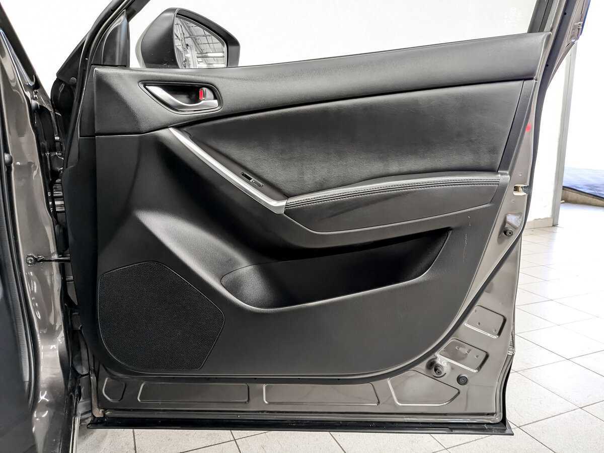 Б/У Мазда Ц-Икс-5 2016 года. Фото: #24