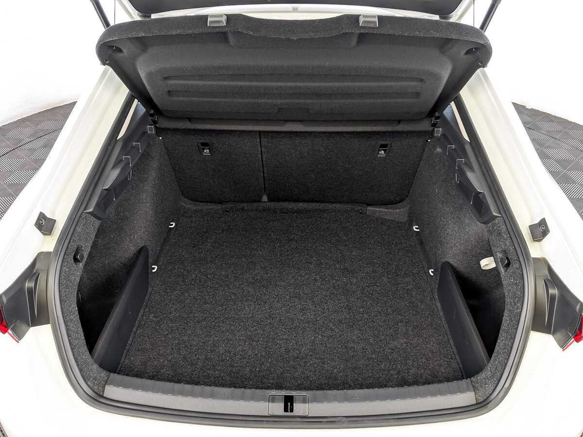 Б/У Шкода Октавия 2021 года. Фото: #9