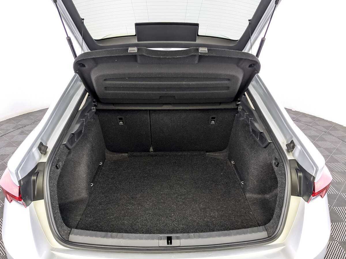 Б/У Шкода Октавия 2021 года. Фото: #9