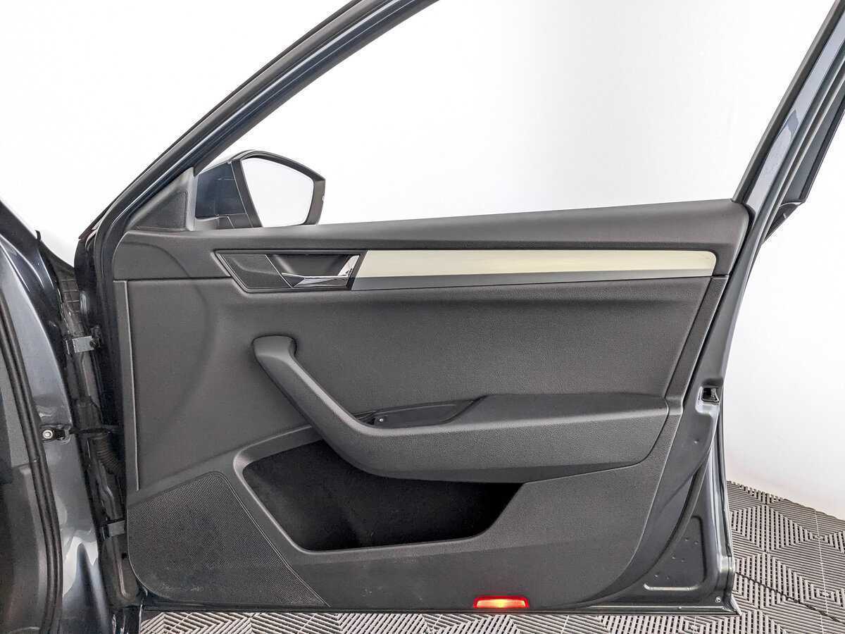 Б/У Шкода Суперб 2018 года. Фото: #22