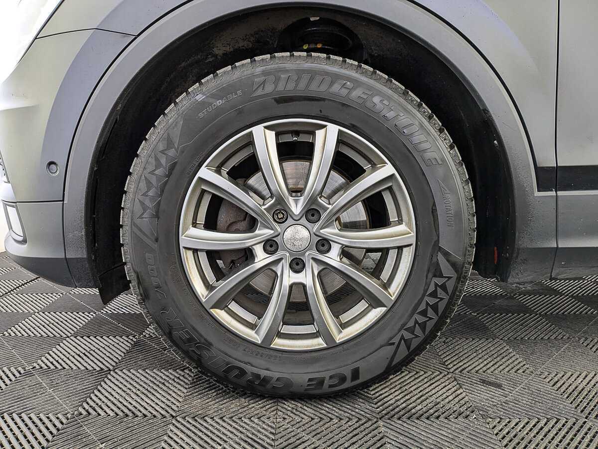 Б/У Фольксваген Тигуан 2018 года. Фото: #11