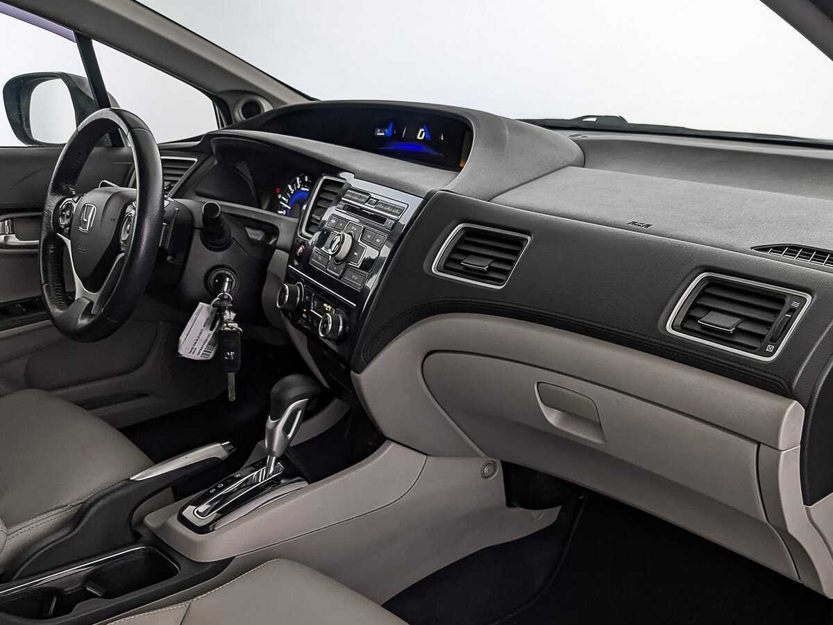 Б/У Хонда Цивик 2013 года. Фото: #12