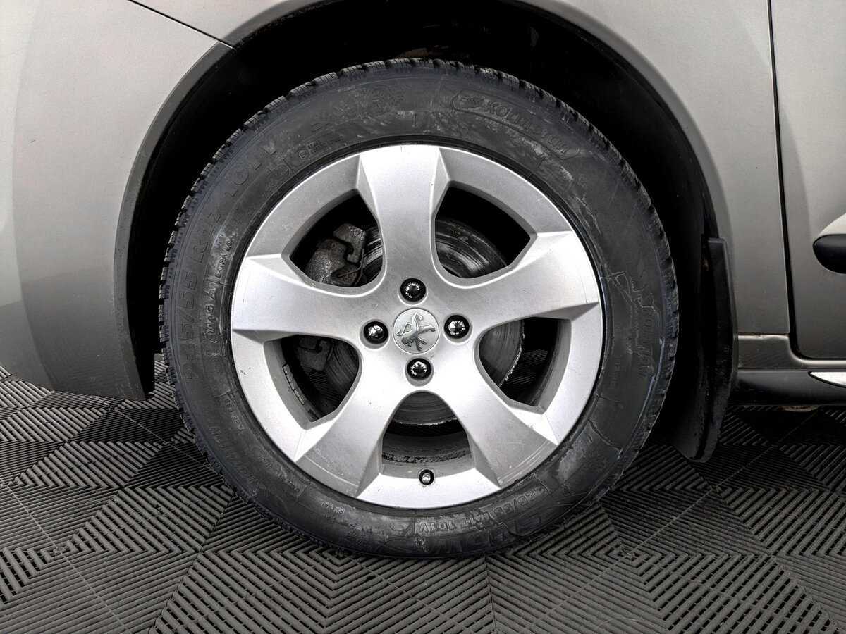 Б/У Пежо 3008 2012 года. Фото: #17