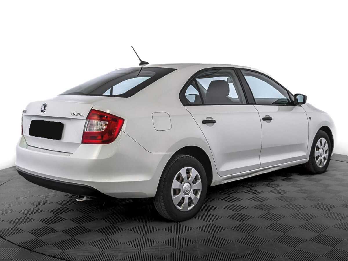 Б/У Шкода Рапид 2017 года. Фото: #4