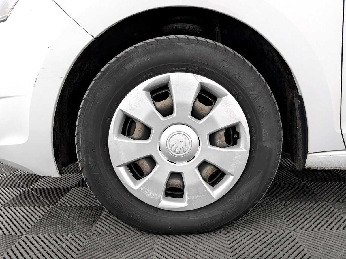 Б/У Шкода Рапид 2017 года. Фото: #17