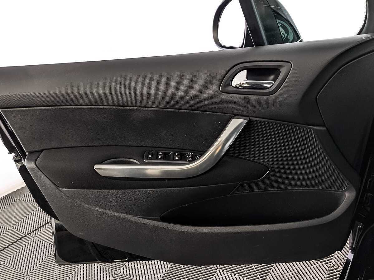 Б/У Пежо 408 2016 года. Фото: #16