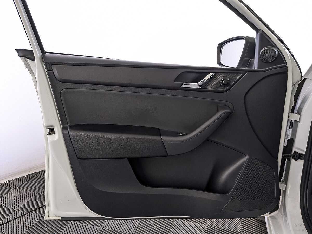 Б/У Шкода Рапид 2017 года. Фото: #18