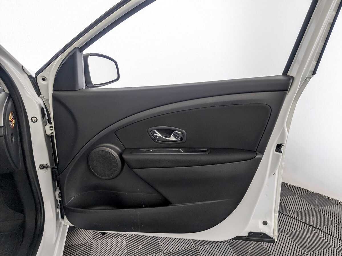 Б/У Рено Флюенс 2013 года. Фото: #22