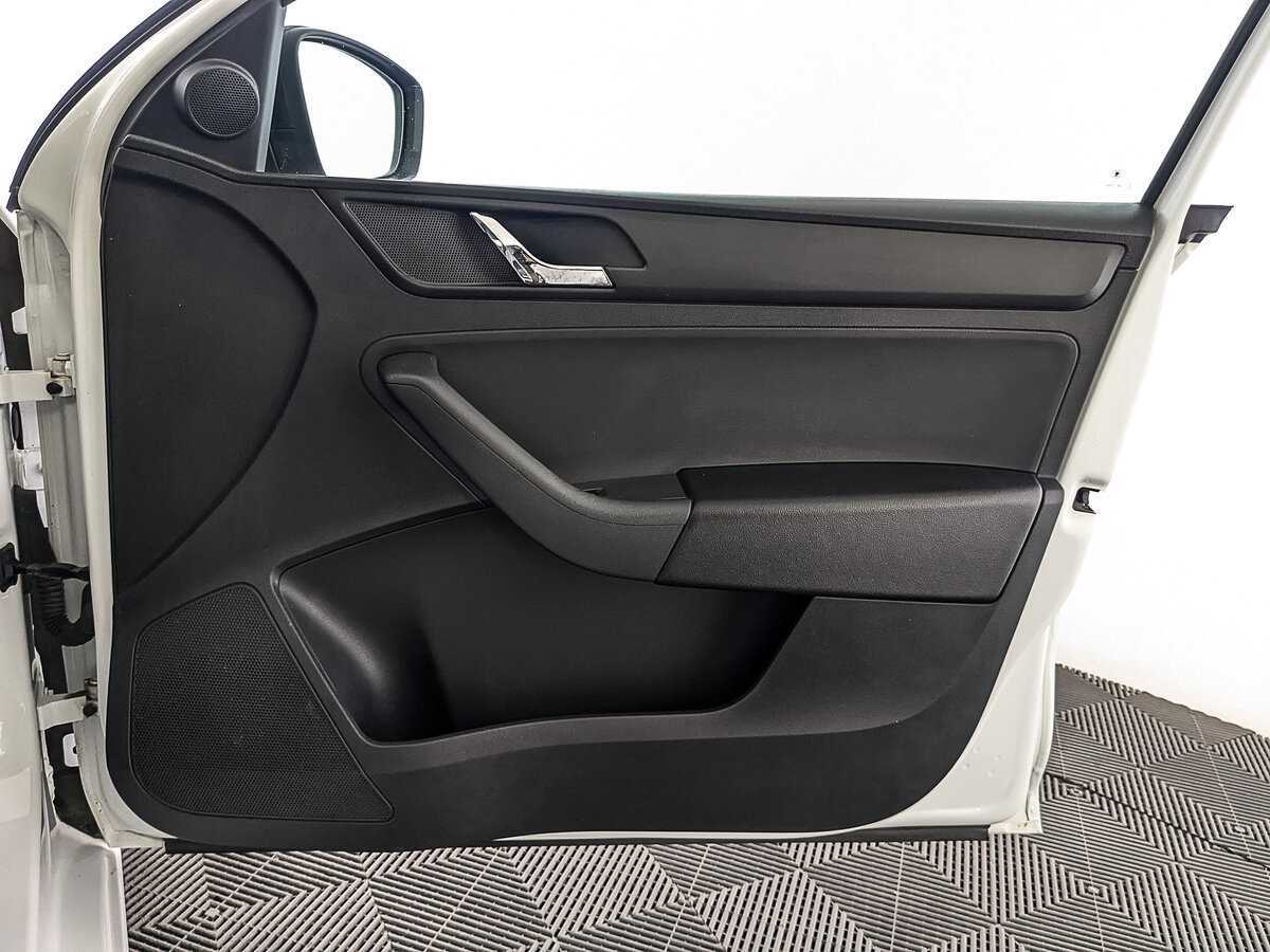 Б/У Шкода Рапид 2017 года. Фото: #21