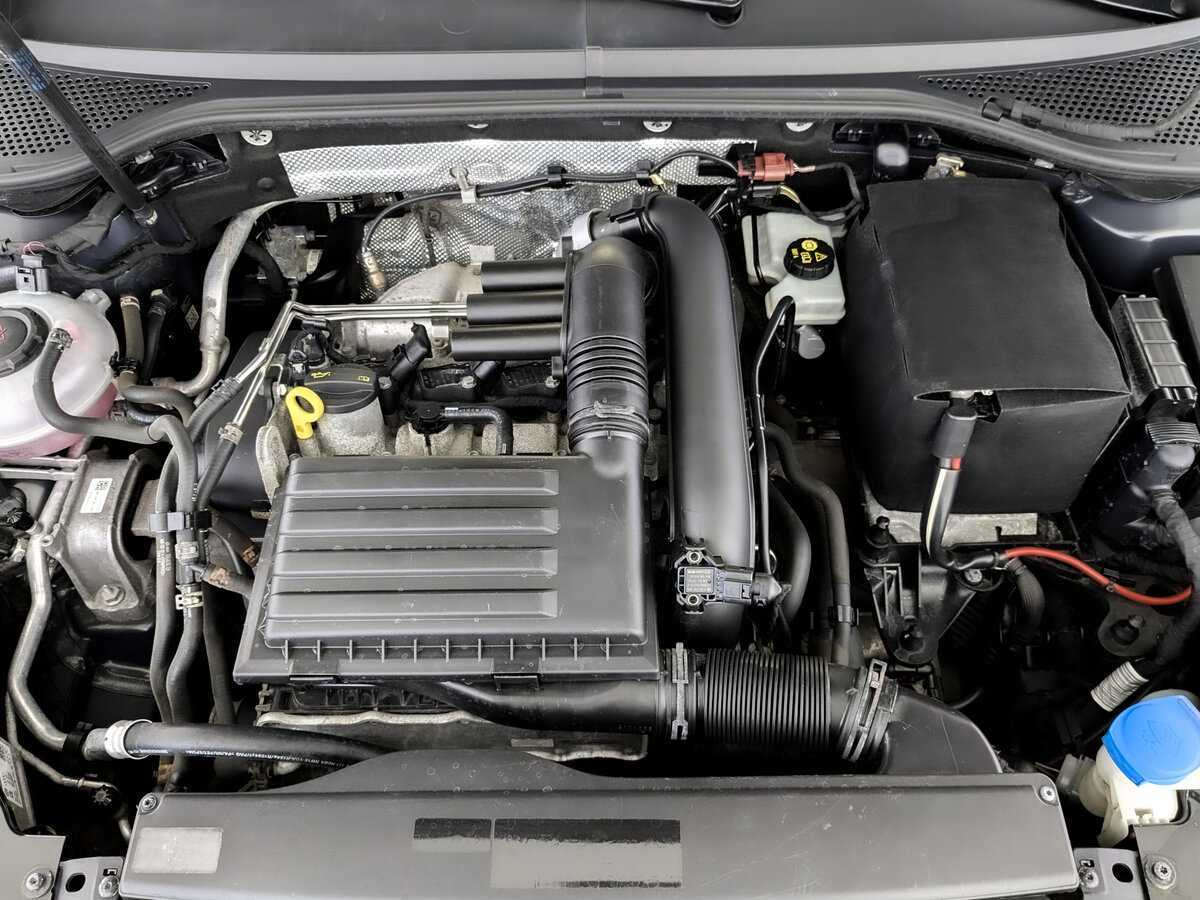 Б/У Фольксваген Пассат 2017 года. Фото: #8