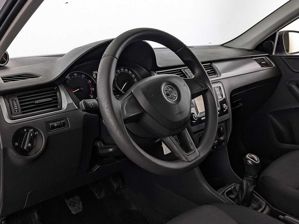 Б/У Шкода Рапид 2017 года. Фото: #13