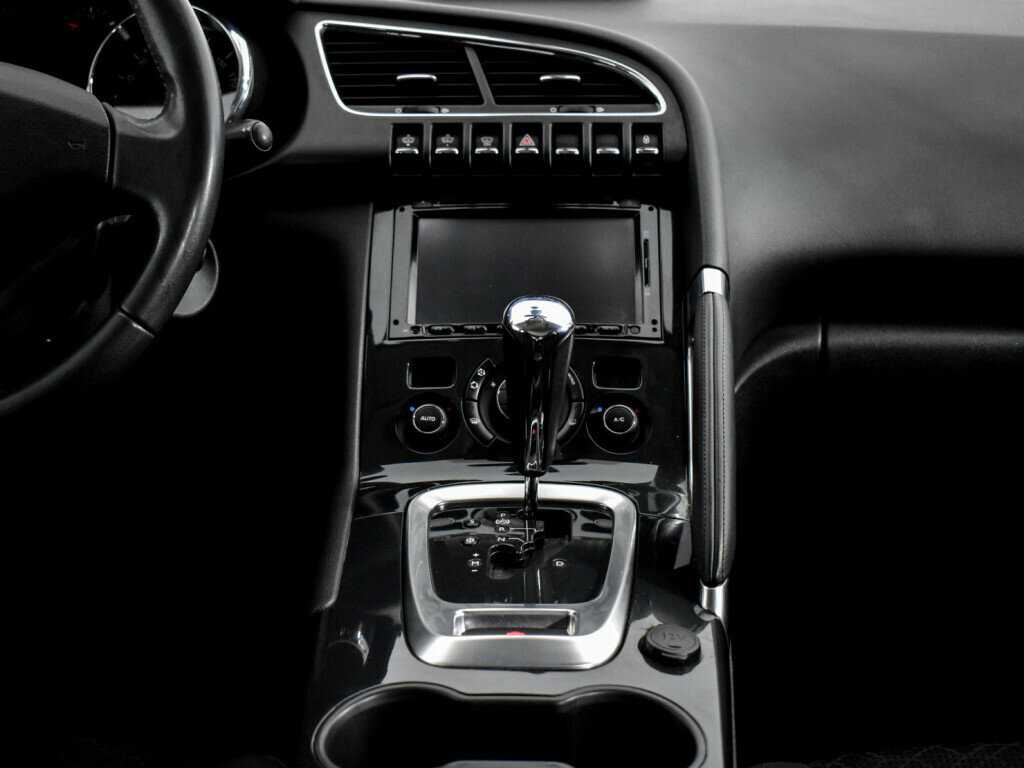 Б/У Пежо 3008 2014 года. Фото: #12