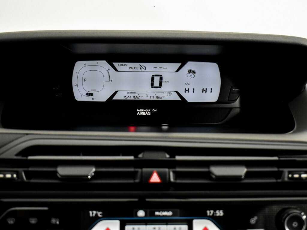 Б/У Ситроен Ц4 Пикассо 2015 года. Фото: #17