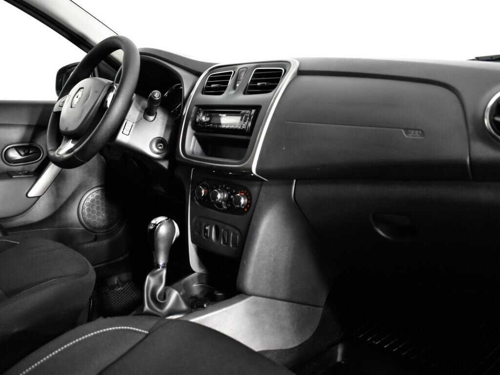 Б/У Рено Сандеро 2016 года. Фото: #8