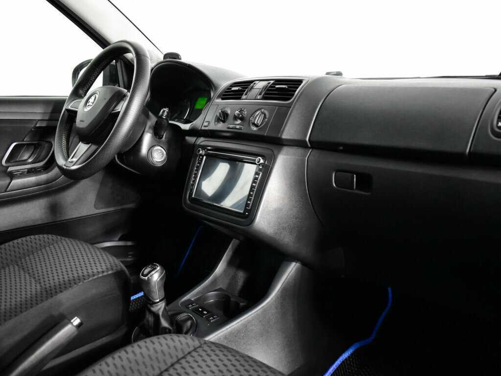 Б/У Шкода Фабия 2014 года. Фото: #8