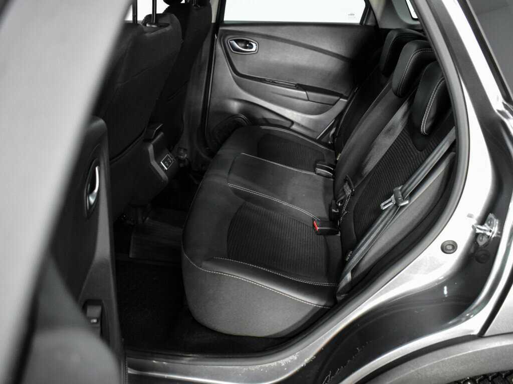 Б/У Рено Каптюр 2021 года. Фото: #11