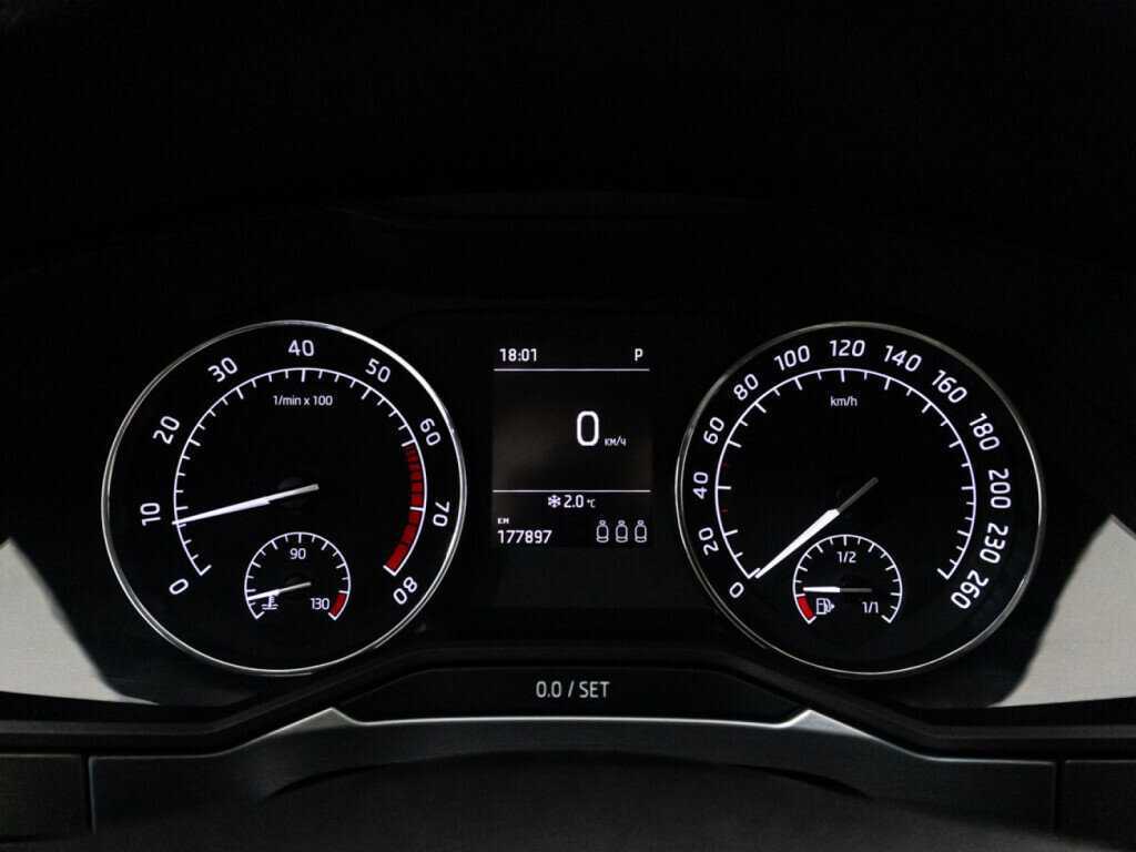 Б/У Шкода Суперб 2017 года. Фото: #11