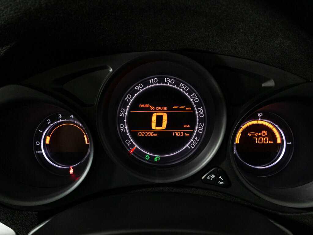 Б/У Ситроен Ц4 2013 года. Фото: #11