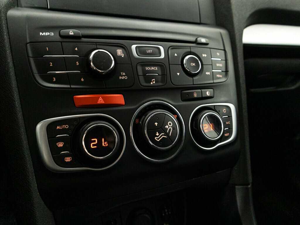 Б/У Ситроен Ц4 2013 года. Фото: #14