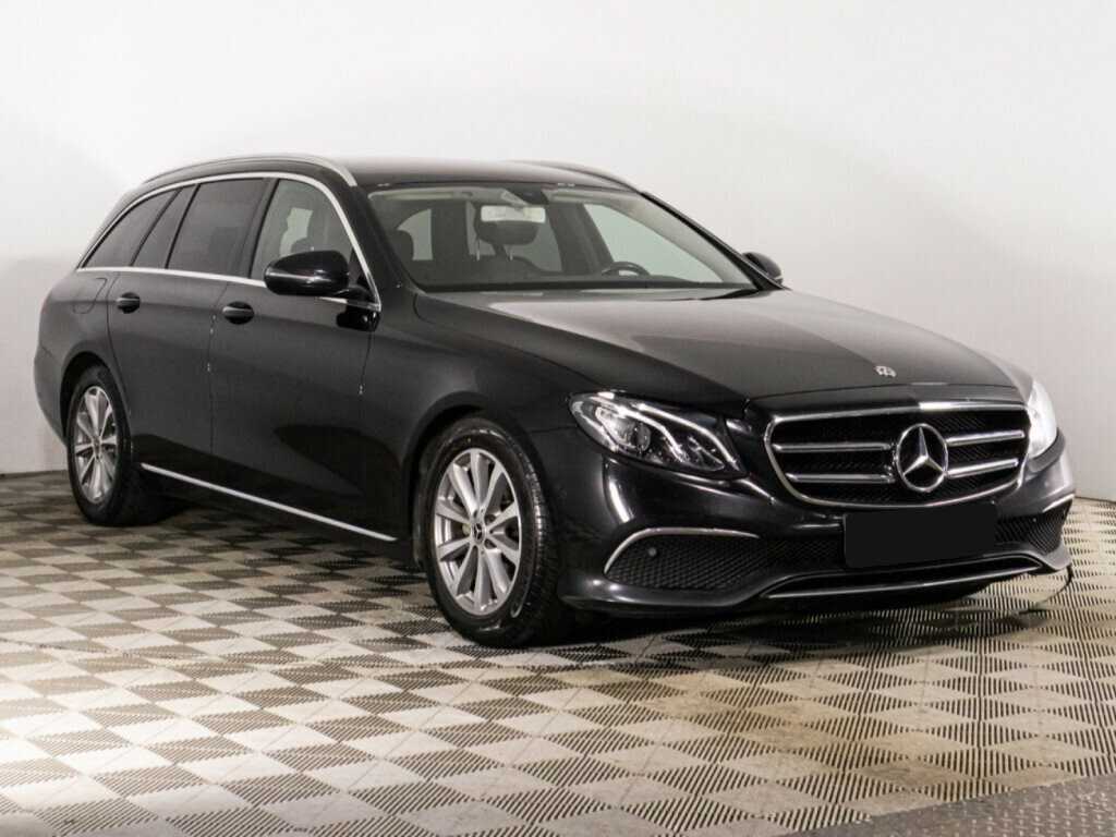 Mercedes-Benz E-Класс 2018 года с пробегом. Фото: #2