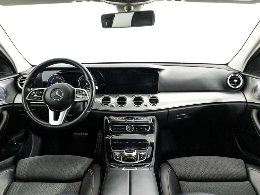 Mercedes-Benz E-Класс 2018 года с пробегом. Фото: #12