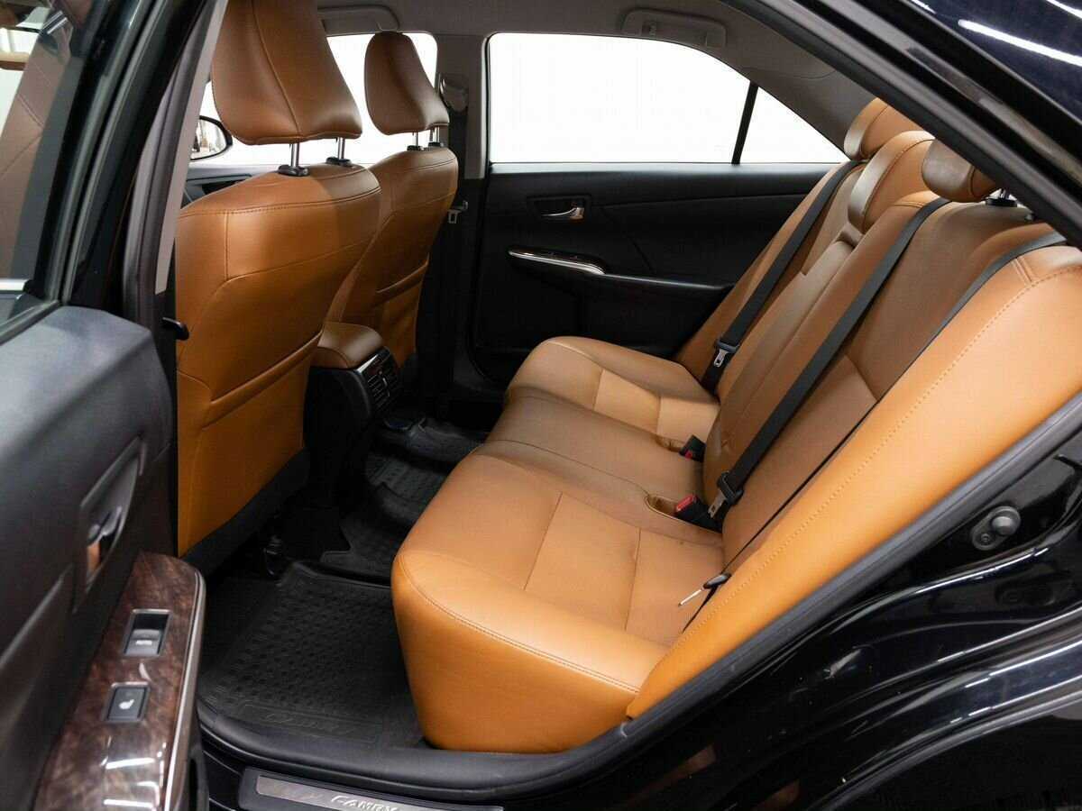 Б/У Тойота Камри 2017 года. Фото: #8