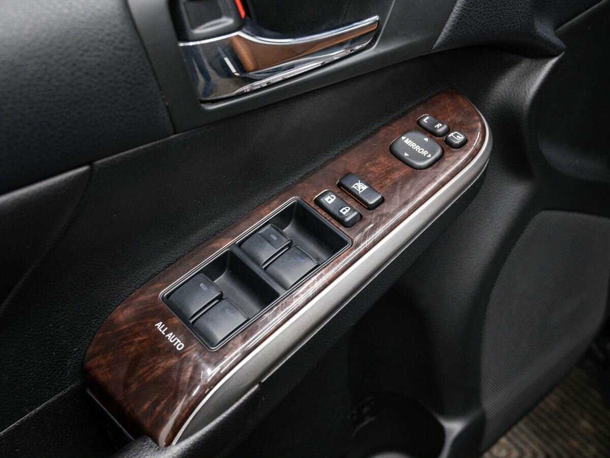 Б/У Тойота Камри 2017 года. Фото: #17