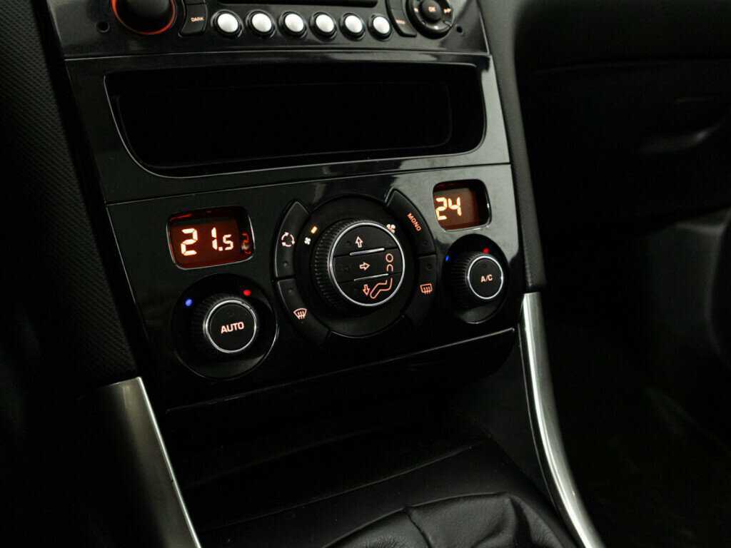 Б/У Пежо 308 2012 года. Фото: #14