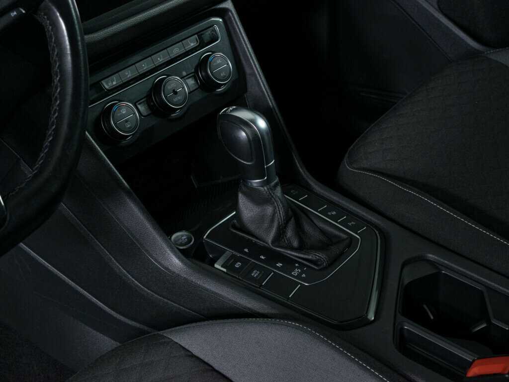 Б/У Фольксваген Тигуан 2018 года. Фото: #13