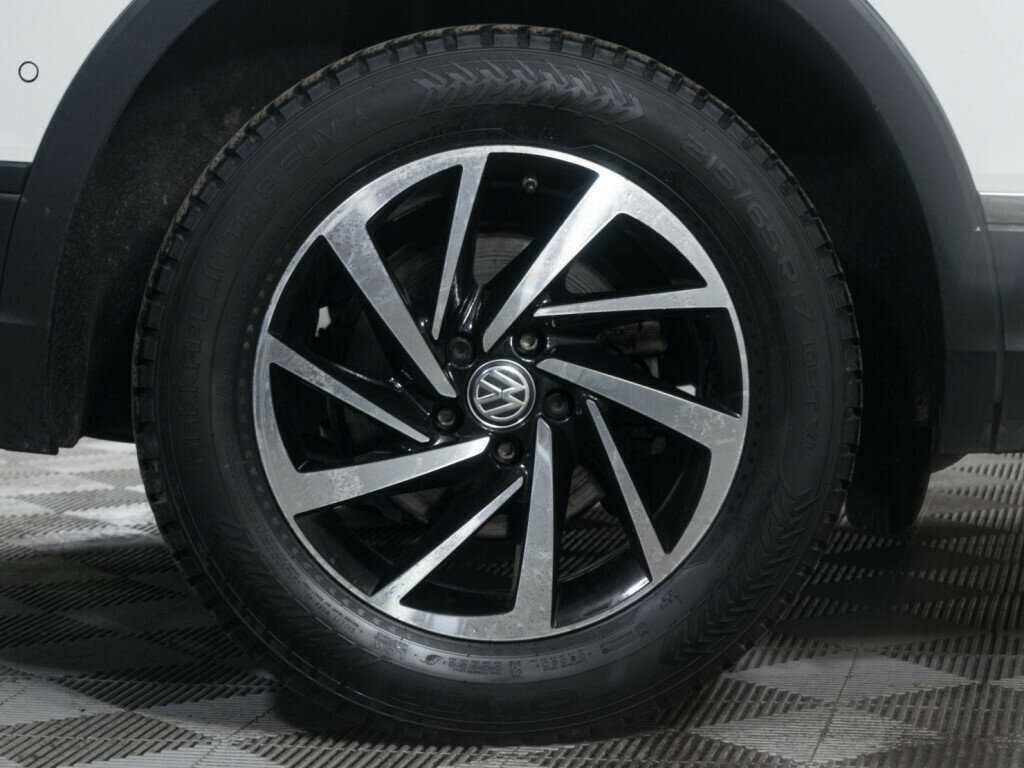 Б/У Фольксваген Тигуан 2018 года. Фото: #17