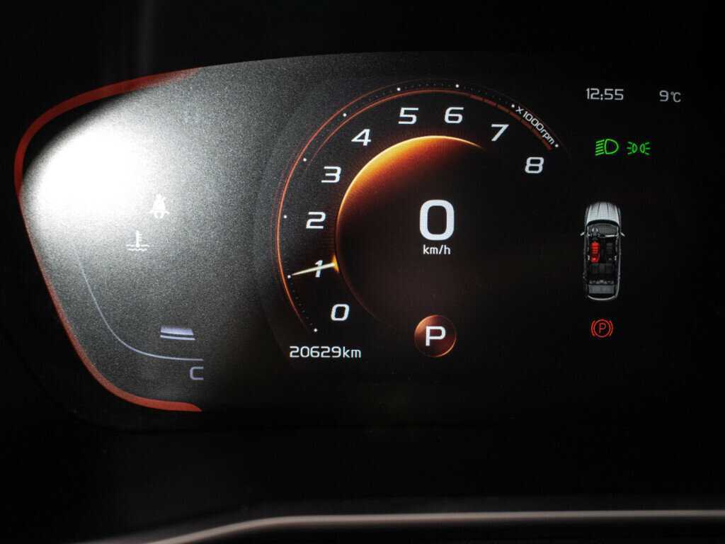 Geely Coolray 2022 года с пробегом. Фото: #11