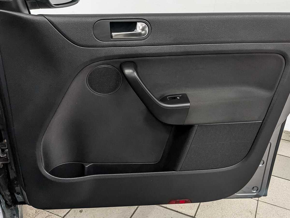 Б/У Фольксваген Гольф Плюс 2012 года. Фото: #23