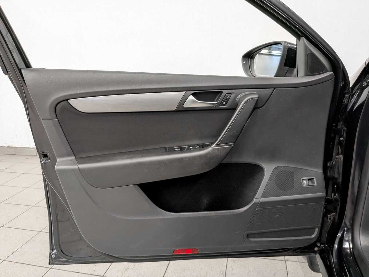 Б/У Фольксваген Пассат 2012 года. Фото: #16