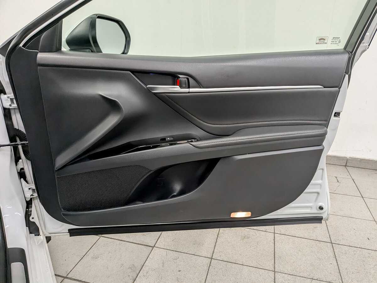 Toyota Camry 2019 года с пробегом. Фото: #23