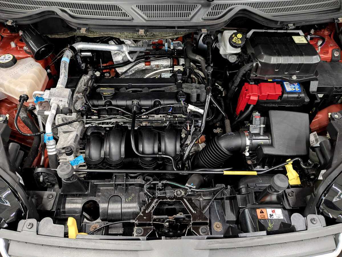 Б/У Форд ЭкоСпорт 2016 года. Фото: #8