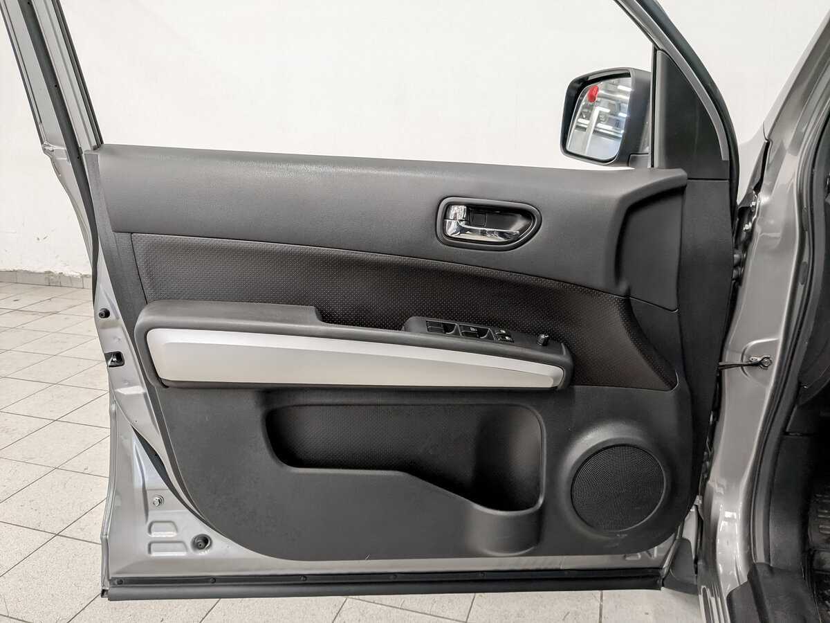 Б/У Ниссан Икс-Трейл 2014 года. Фото: #15