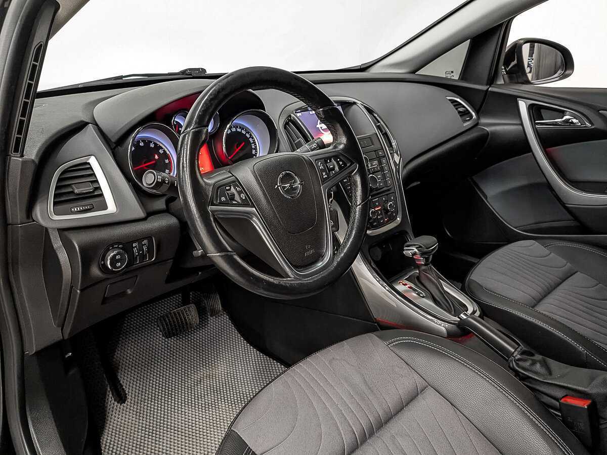 Б/У Опель Астра 2014 года. Фото: #12