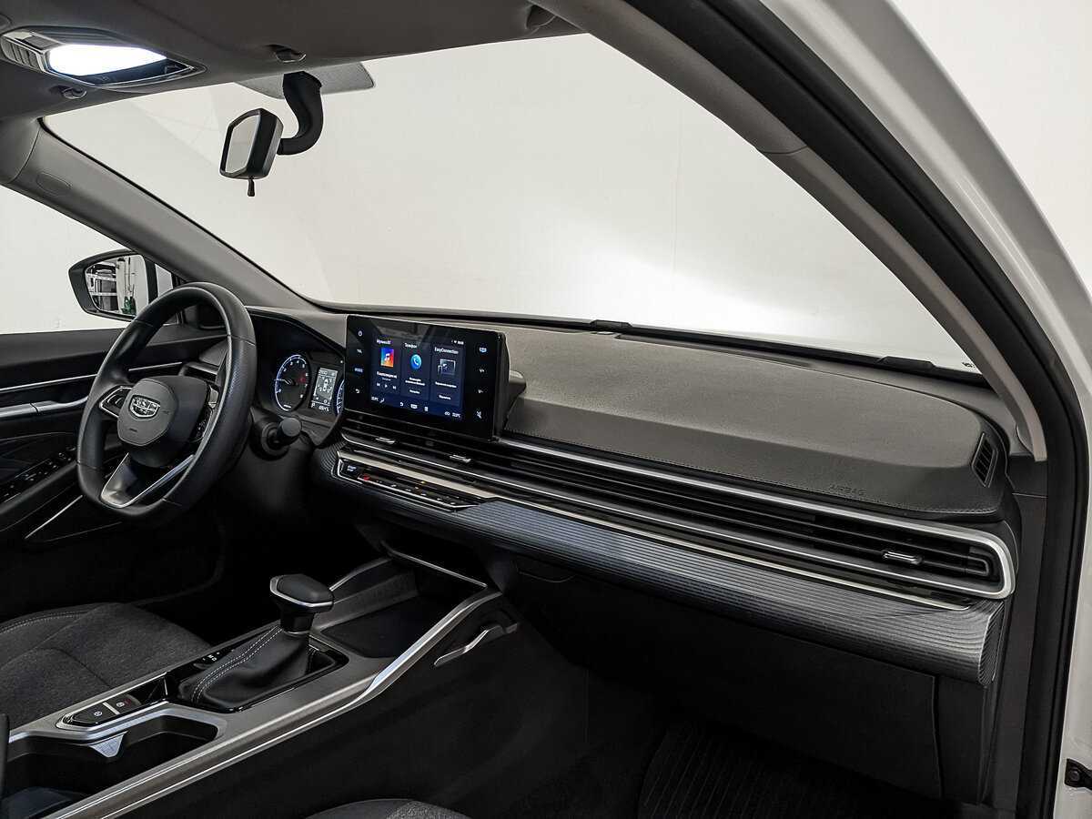 Б/У Джили Эмгранд 2024 года. Фото: #10