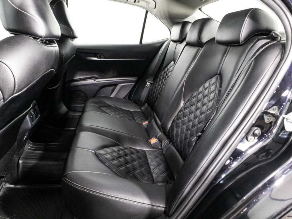 Б/У Тойота Камри 2018 года. Фото: #9