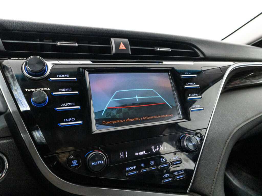 Б/У Тойота Камри 2018 года. Фото: #14