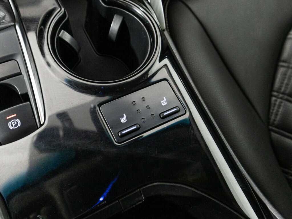 Б/У Тойота Камри 2018 года. Фото: #16