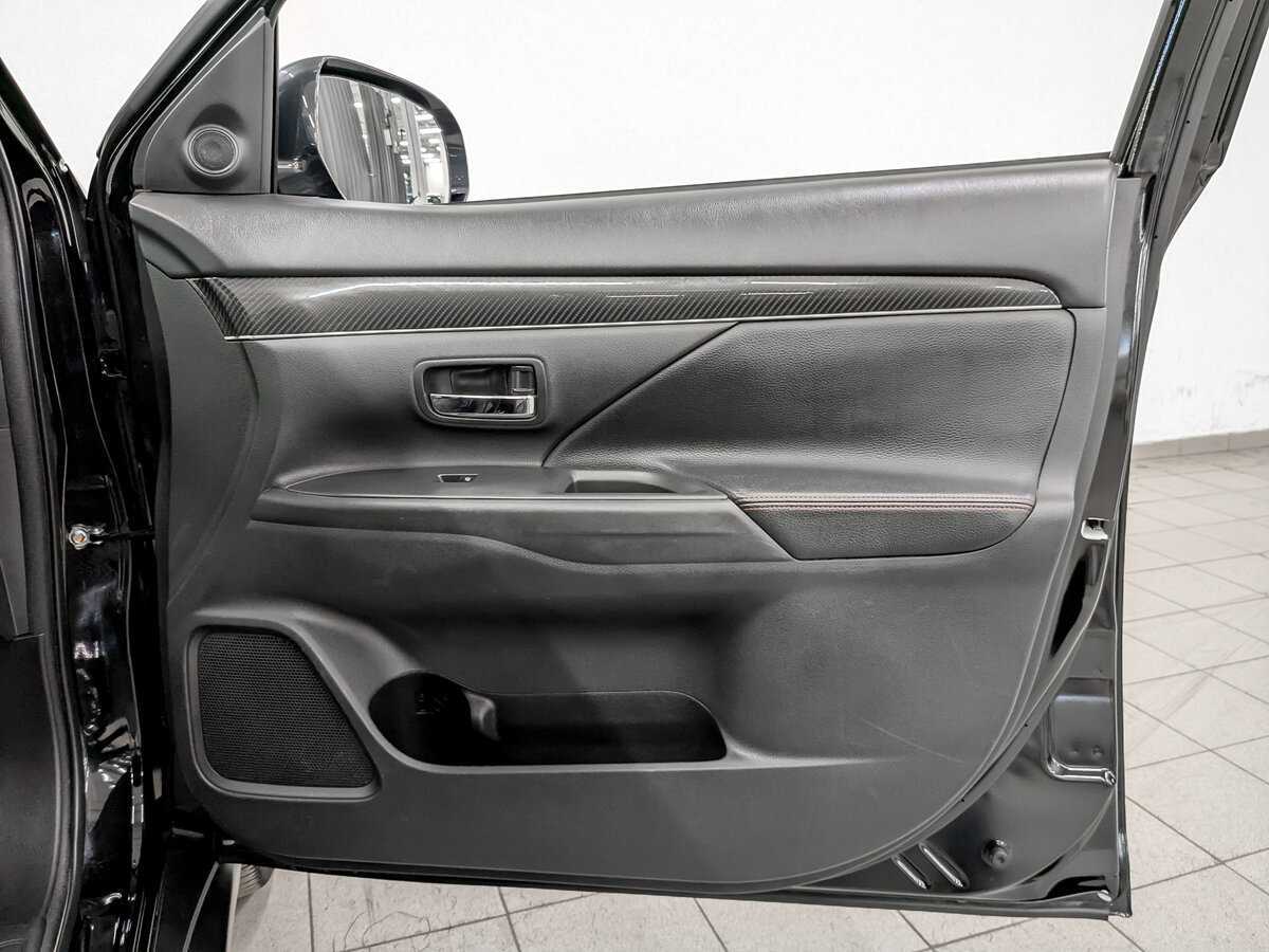 Mitsubishi Outlander 2021 года с пробегом. Фото: #22